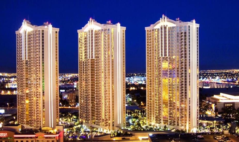 Nespecifikovaný výhled na destinaci Las Vegas nebo výhled na město při pohledu z aparthotelu