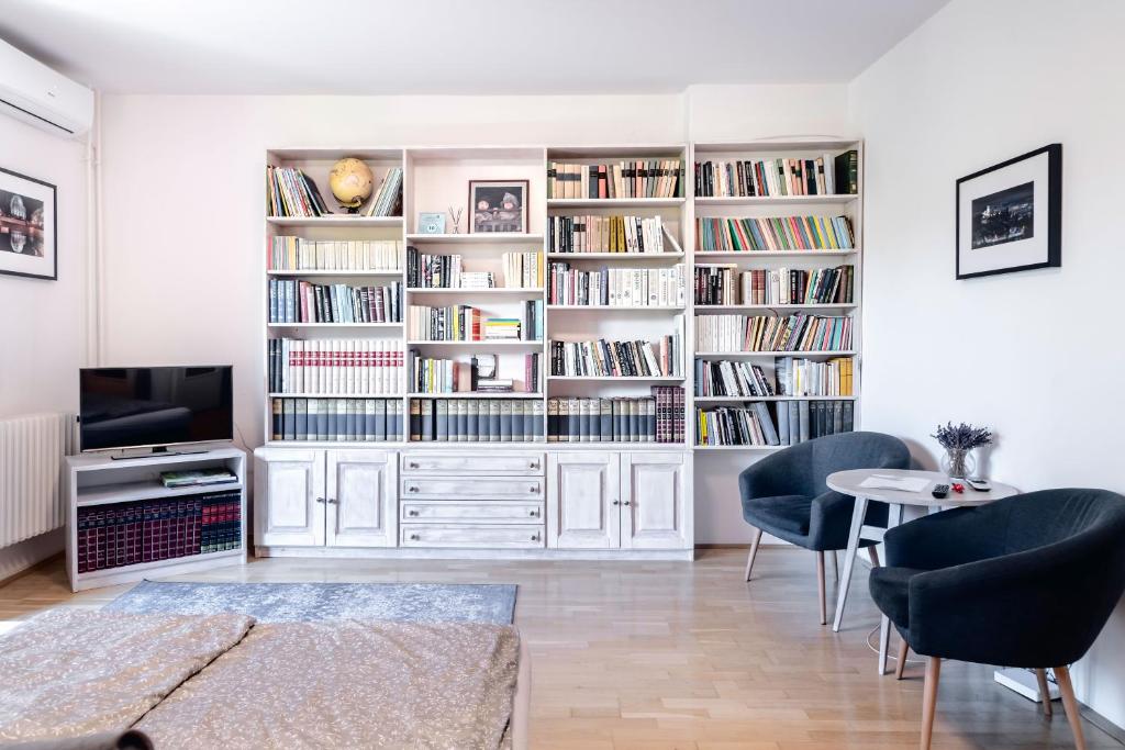 Knižnica v apartmáne