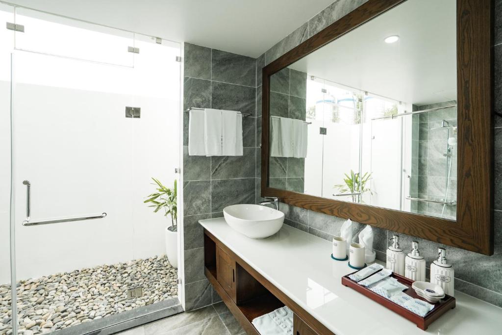 Phòng tắm tại DAD Resort Phú Quốc