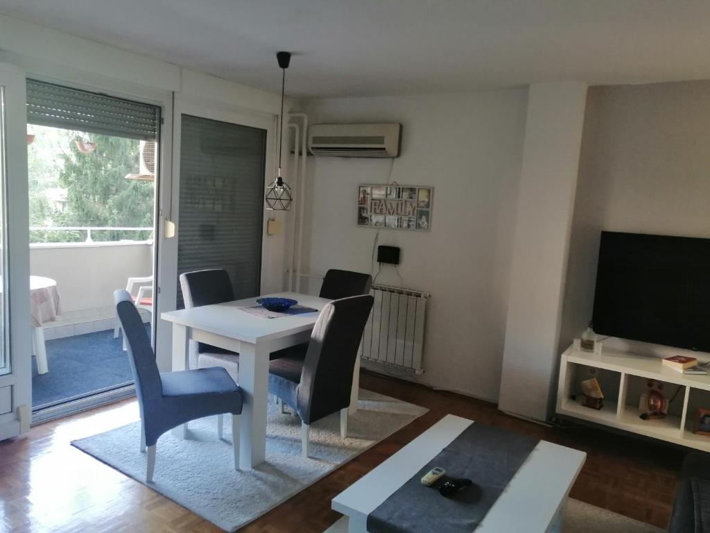HomeB&E - Hizvo