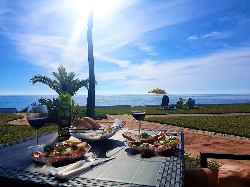 Dona Lola Macarena - Beautiful Frontline beach house between Fuengirola and Marbella - CS100 - Holiday Home