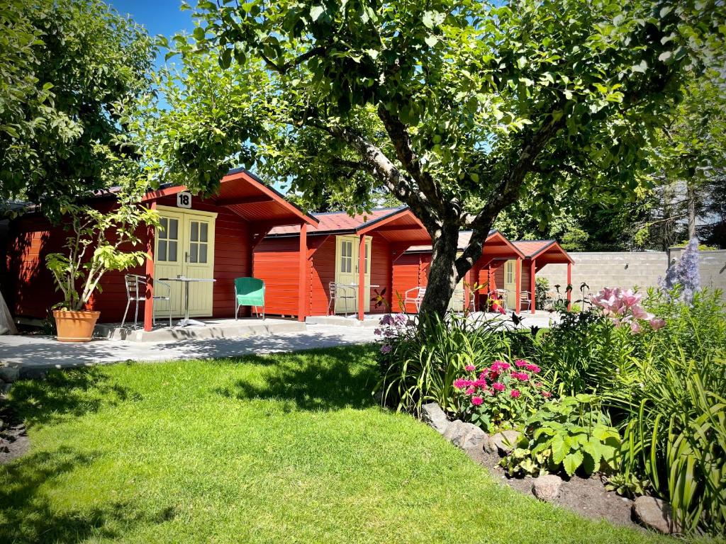 Aed väljaspool majutusasutust Aleksandri Guesthouse