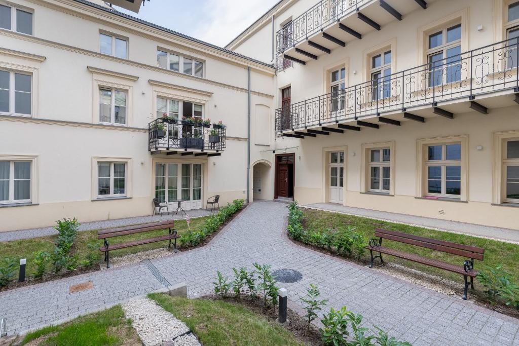Vonkajšia záhrada v ubytovaní Apartament w centrum Krakowa 109