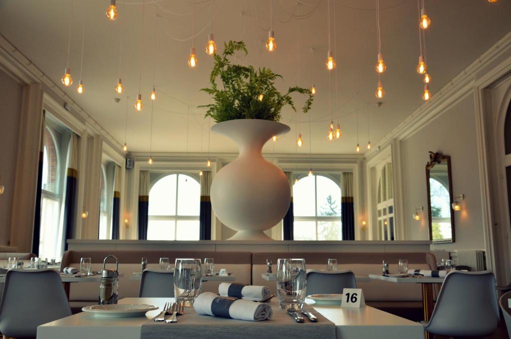 Restaurace v ubytování Hôtel Cosmos & Spa