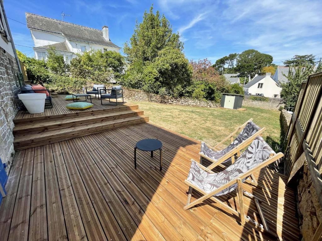 Vonkajšia záhrada v ubytovaní Villa de charme. Port. Plage. 4 km de Carnac.