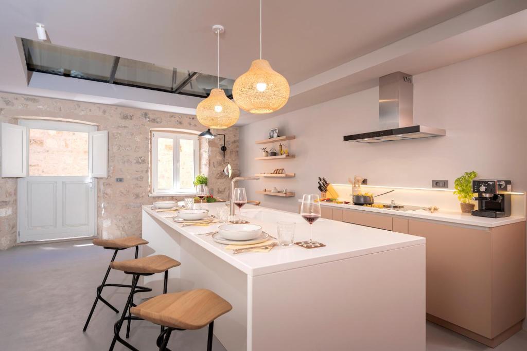 Kuchyňa alebo kuchynka v ubytovaní Zani-Lux ZF Hvar