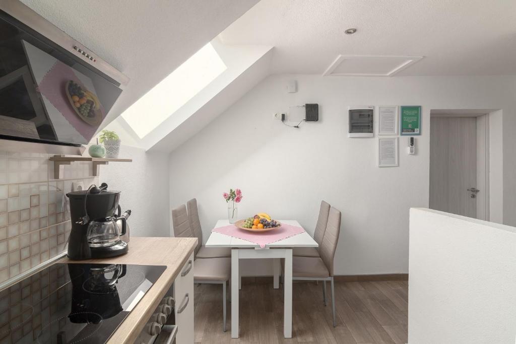 Kuchyň nebo kuchyňský kout v ubytování Apartments Fine Stay Slovenia