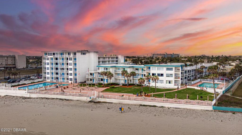 Beautiful condo at The Ocean Jewels Hotel, Daytona Beach (updated