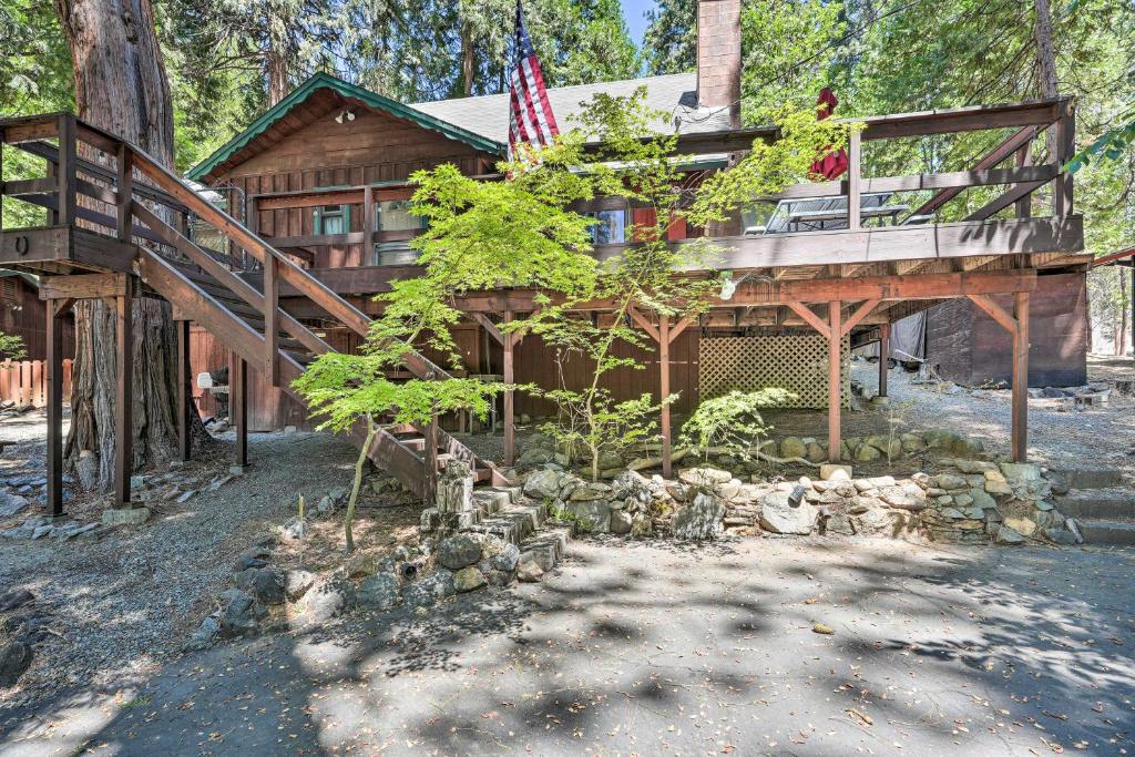 Comfortable MiWuk Village Cabin Hike and Ski!, MiWuk Village (updated