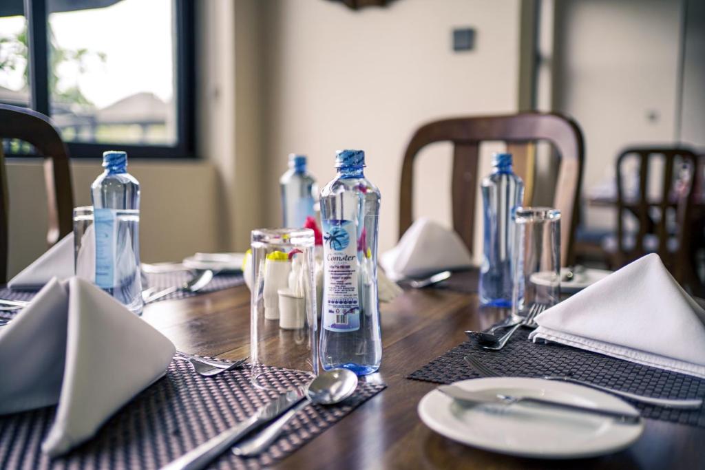 Nápoje v ubytování Hotel Comster Mtwapa