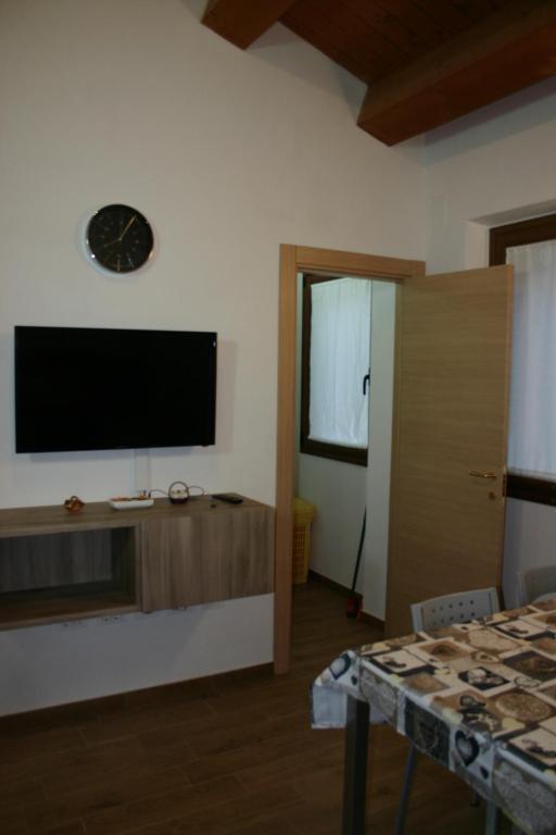Televízia a/alebo spoločenská miestnosť v ubytovaní A casa di Giò