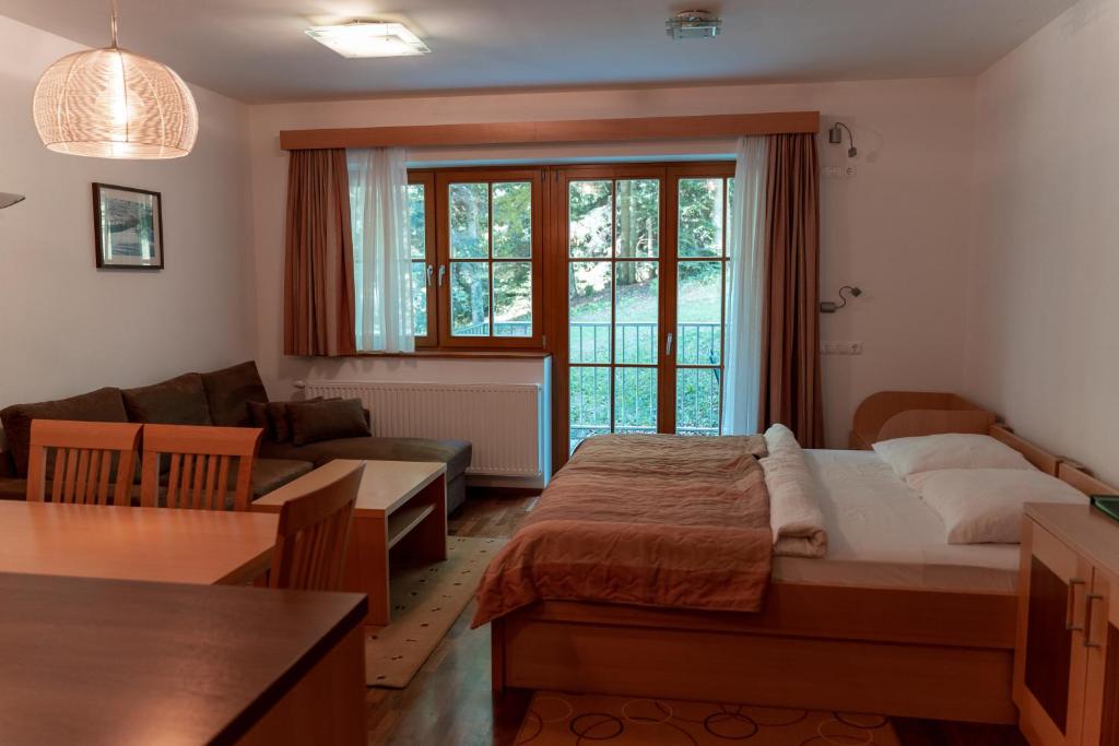 Postel nebo postele na pokoji v ubytování Luxury Apartments Bolf