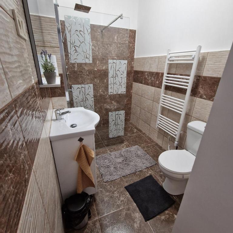 Łazienka w obiekcie Hanna Villa Siófok