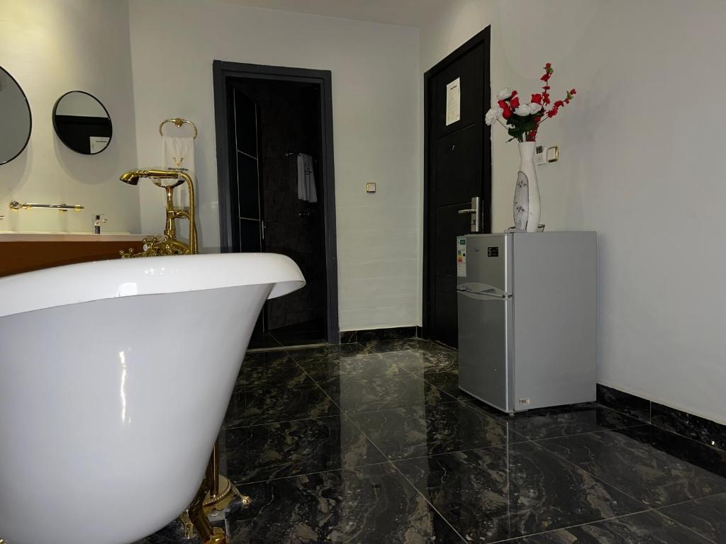 Koupelna v ubytování Hôtel Vendôme Douala