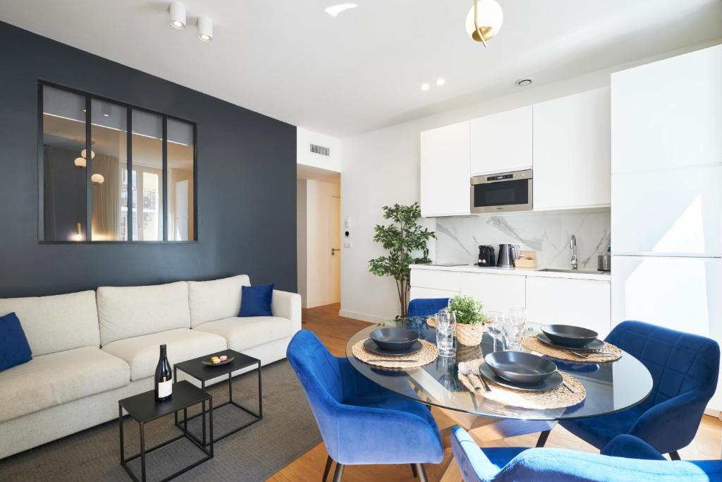 Imagen de la galería de HeavnStay Suite Cannes Centre II, en Cannes