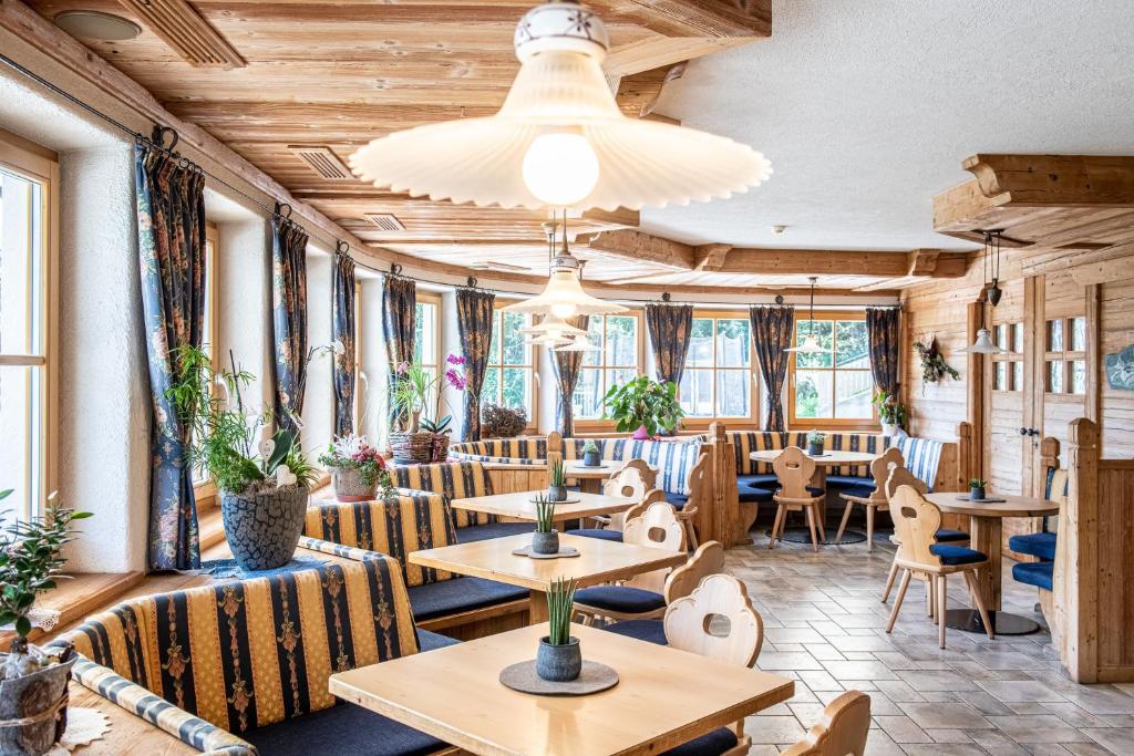 Restaurace v ubytování Gasthof Bauhof