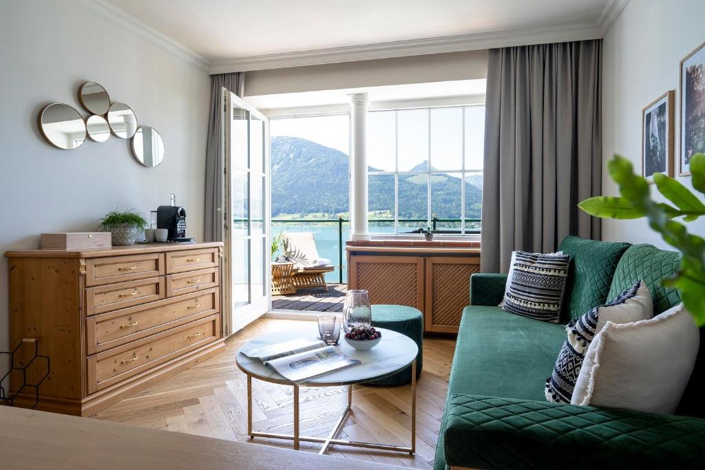 Nespecifikovaný výhled na hory nebo výhled na hory při pohledu z hotelu
