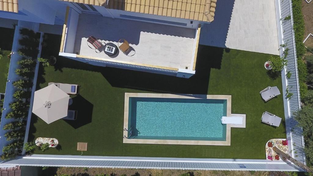 Basen w obiekcie THE QUAD Luxury Villas lub w pobliżu