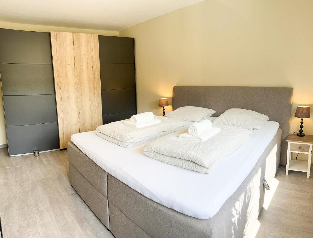 Postel nebo postele na pokoji v ubytování Gasthof Sonnental