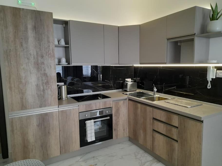 Coral Reef Apartments - 2