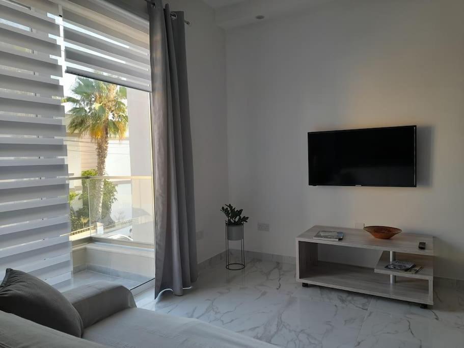 Coral Reef Apartments - 5