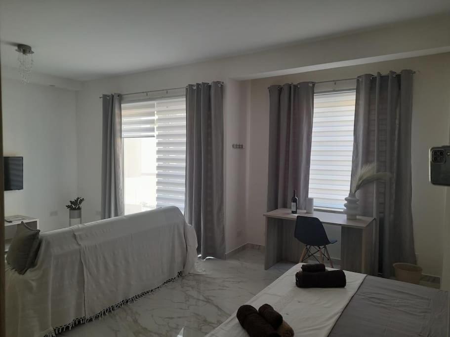 Coral Reef Apartments - 6