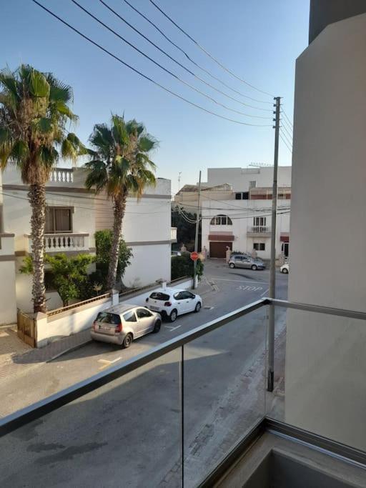 Coral Reef Apartments - 8