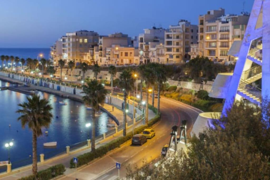 Coral Reef Apartments - 12