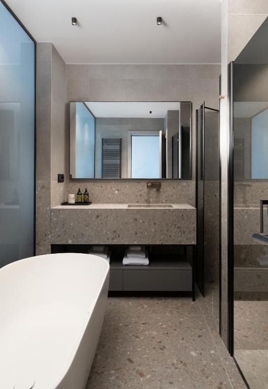 La Vista Suites - 16