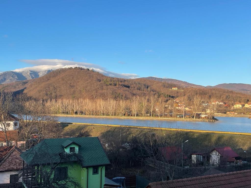 Apartament Panoramic Calimanesti - Two-Bedroom Apartment