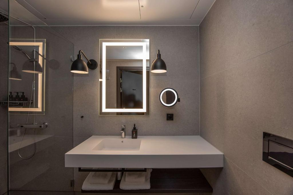 Radisson RED Oslo Økern - Resim 25