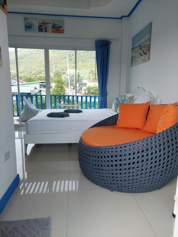 Postel nebo postele na pokoji v ubytování Blue sky Koh larn Resort