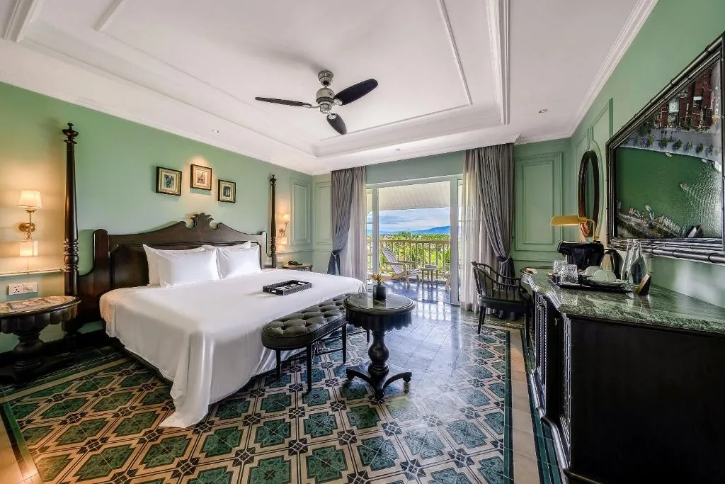 Executive Suite, Club Wing