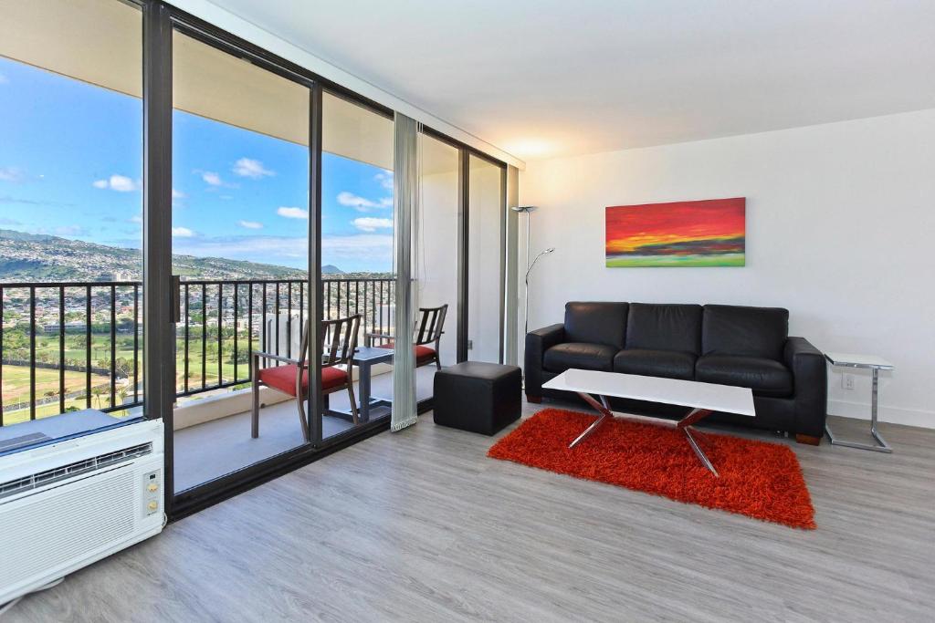 Waikiki Banyan #3205-T2