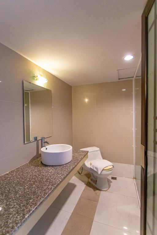 Koupelna v ubytování Satit Grand View Hotel