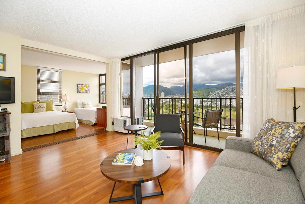 Gallery image of Waikiki Banyan #2601-T2 in Honolulu