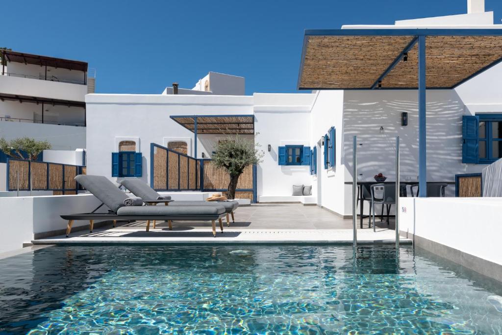 Bazén v ubytování Kalathos Square luxury suites nebo v jeho okolí