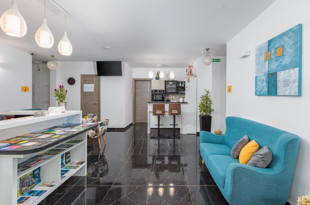 Marine Lux apartments - 11