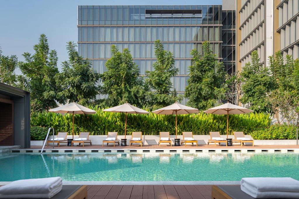 Bazén v ubytování Hyatt Regency Phnom Penh nebo v jeho okolí