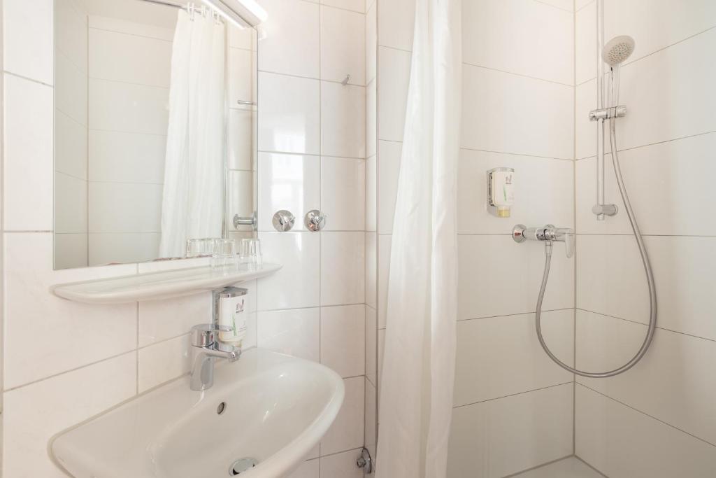 Hotel Hamburg Stadtzentrum - Resim 29