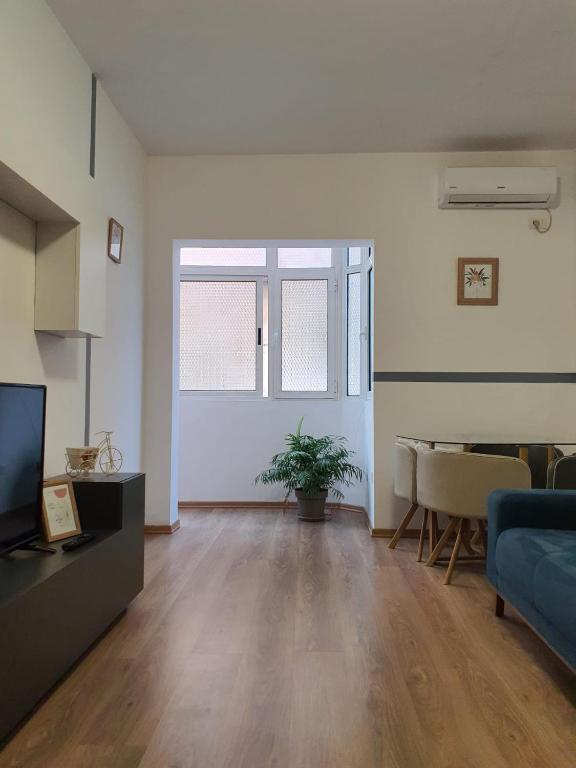 HERIS'S APARTMENT - Image 5