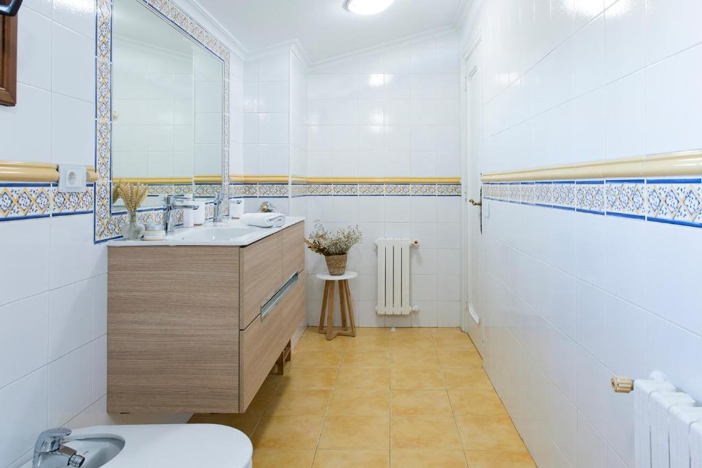 Koupelna v ubytování Villa El Castañal con Piscina Privada