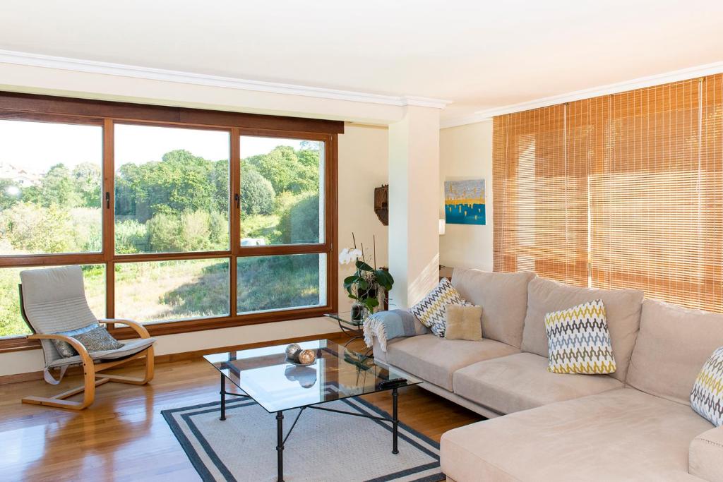 Posezení v ubytování Villa El Castañal con Piscina Privada