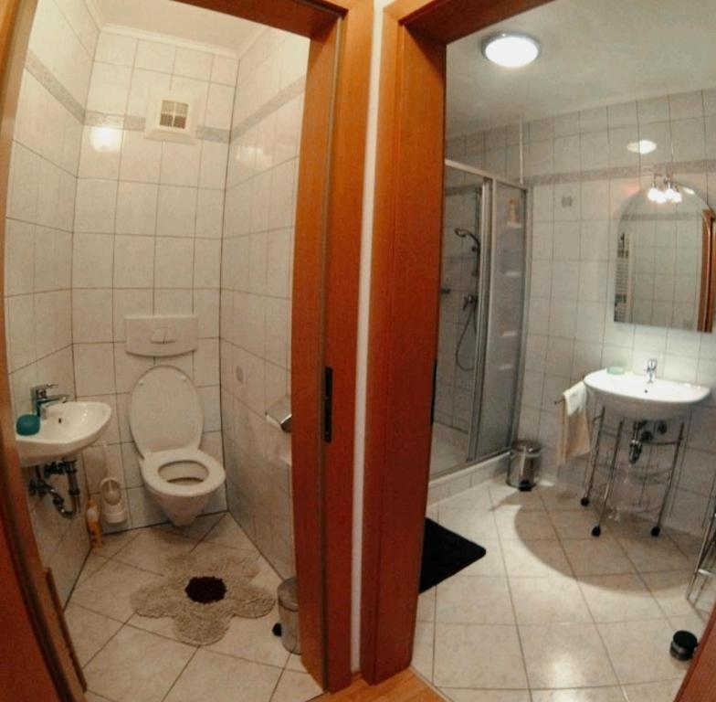 Ein Badezimmer in der Unterkunft Appartement Gern