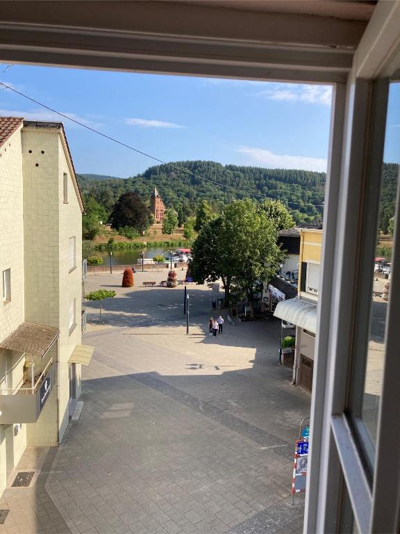 Nespecifikovaný výhled na hory nebo výhled na hory při pohledu z penzionu