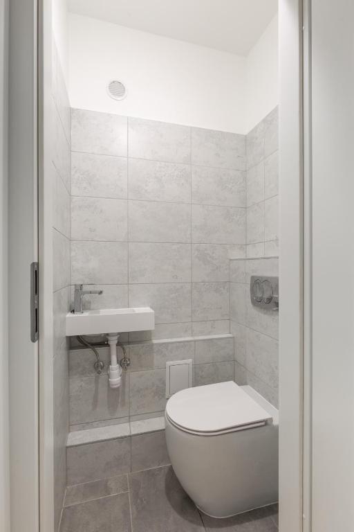 Kúpeľňa v ubytovaní Cozy 3-bedroom Apartment in the Heart of Budapest