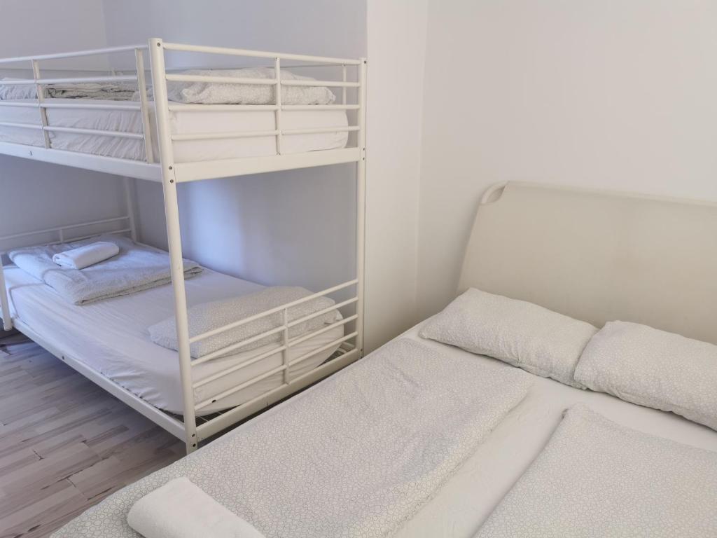 Postel nebo postele na pokoji v ubytování Most Hostel