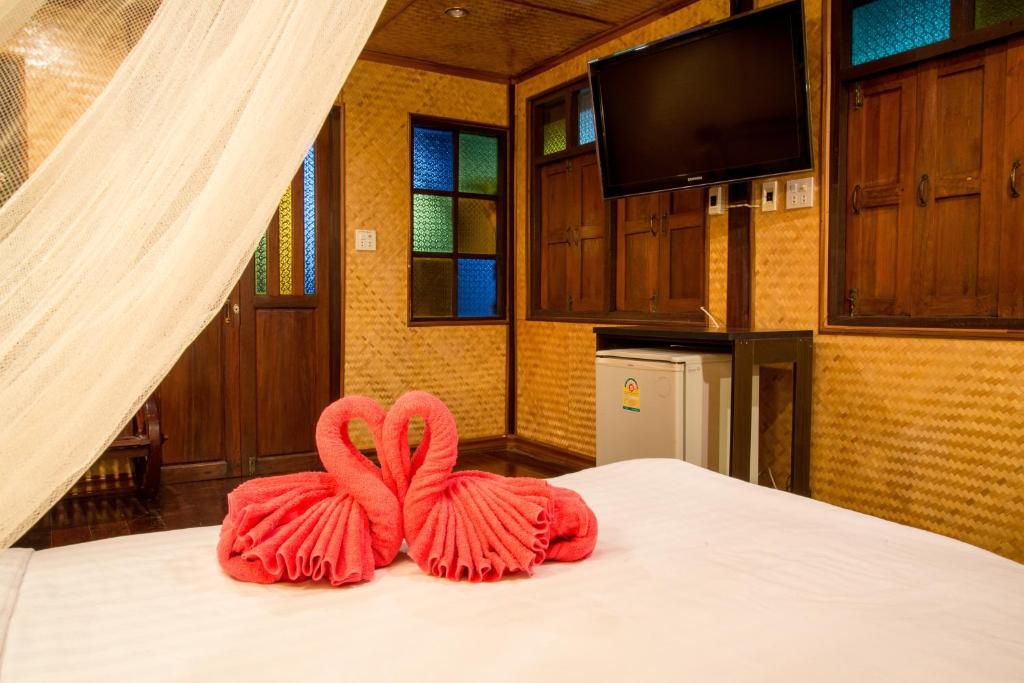 BaanChompooAmphawa - Chambre Double De Luxe