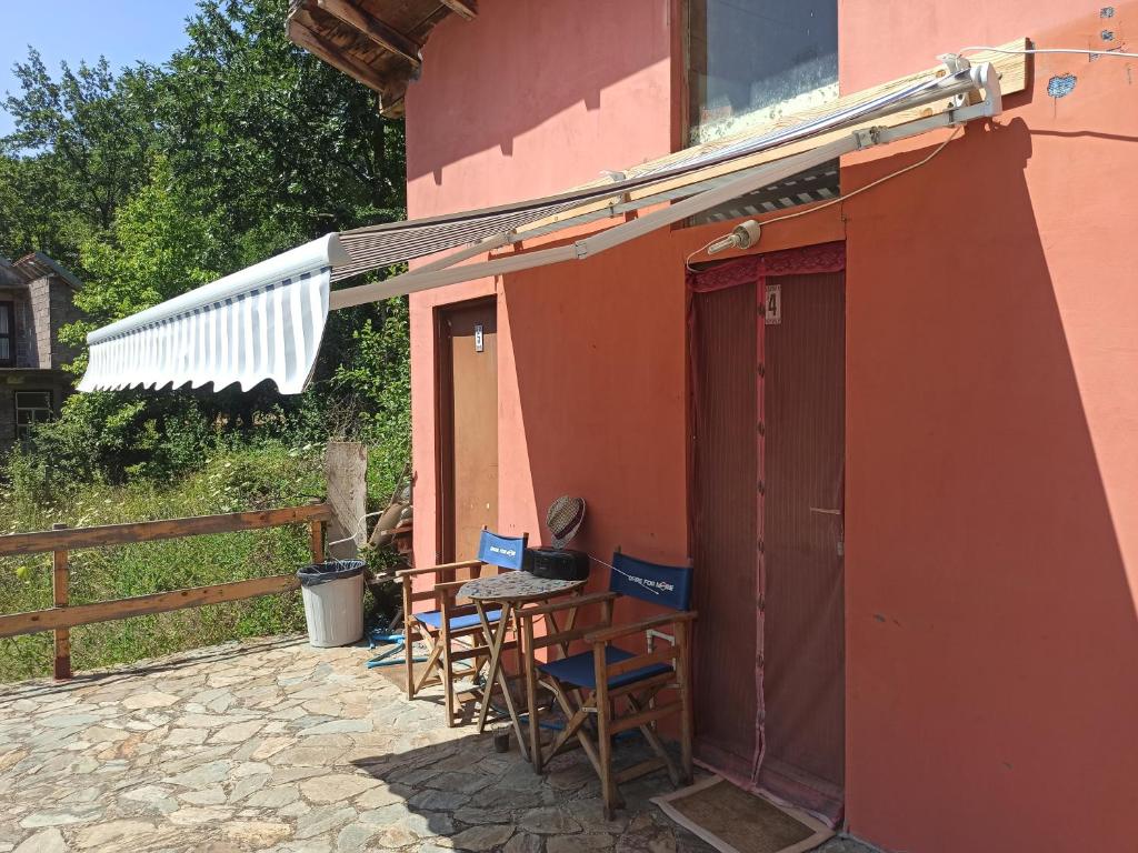 Balkón nebo terasa v ubytování Kod Dace