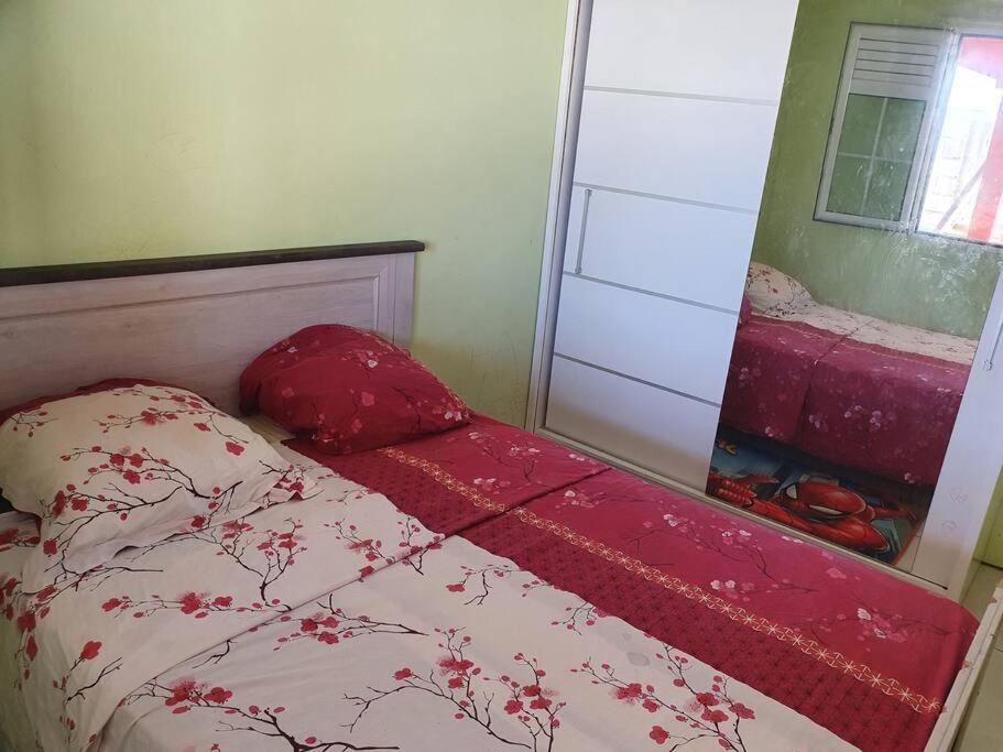 Postel nebo postele na pokoji v ubytování Magnifique Villa avec Jacuzzi (spa)